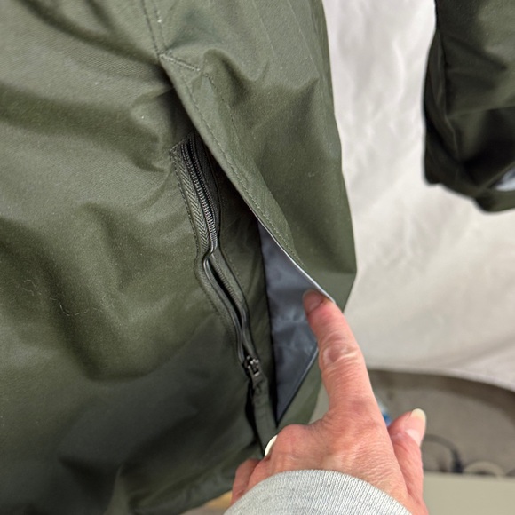 Womens Columbia Forest Green Insulated Omni-Shield Coat - Picture 5 of 9